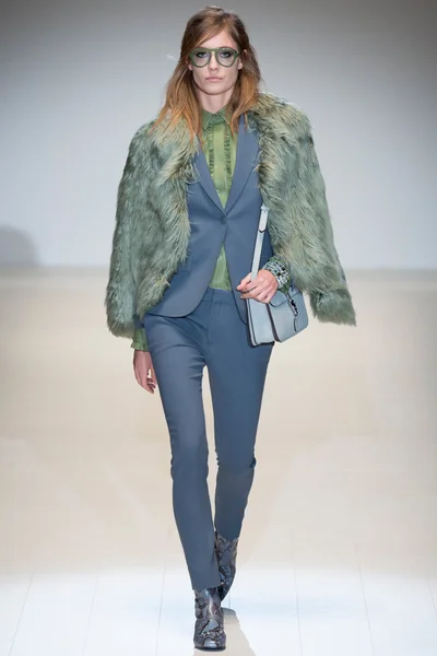 Look 1